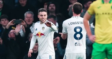 ليدز يونايتد يعبر نورويتش بثلاثية ويتأهل إلى ربع نهائي كأس إنجلترا