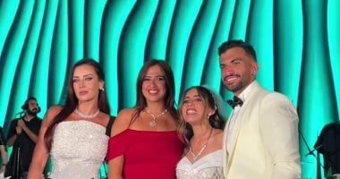 ياسمين عبد العزيز ومنة شلبى ومحمد حماقى فى حفل زفاف منة القيعي صور020 ياسمين عبد العزيز ومنة شلبى ومحمد حماقى فى حفل زفاف منة القيعي صور