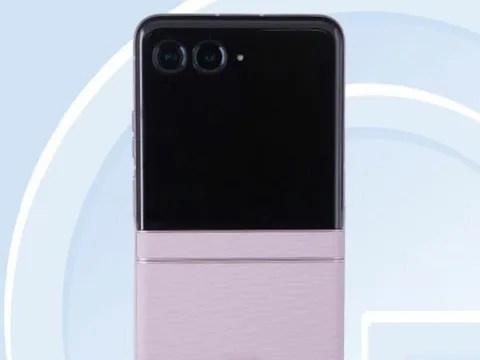 هاتف Razr 70 القابل للطي من موتورولا يظهر في صور مسربة بتصميم مألوف