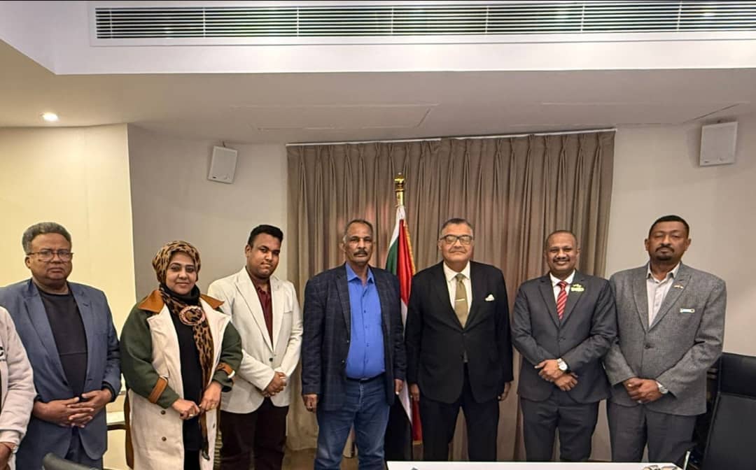 من داخل السفارة السودانية بالقاهرة.. تدشين الموقع الإلكترونى للتسجيل والتفويج للجنة الأمل للعودة الطوعية