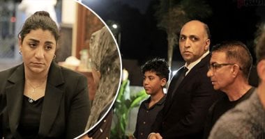 الزميلة دينا عبد العليم تتلقى واجب العزاء في والدها بمسجد الشرطة.. صور