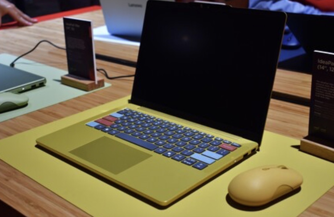 لينوفو تنافس MacBook Neo بحاسوب محمول أنيق بسعر 699 دولارا IFA2026