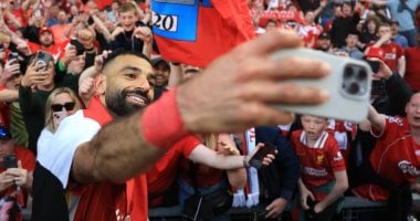 محمد صلاح يكشف سر السيلفي مع الجماهير.. ويؤكد: التتويج أمر لا يصدق020 محمد صلاح يكشف سر السيلفي مع الجماهير.. ويؤكد: التتويج أمر لا يصدق