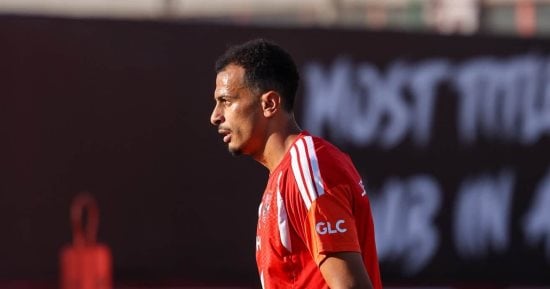 إصابة عمر الساعي تثير القلق فى مباراة الأهلي وكيتارا وخروجه على نقالة..فيديو