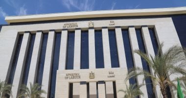 وزير العمل يعتمد صرف 343.9 مليون جنيه منحة عيد الفطر للعمالة غير المنتظمة