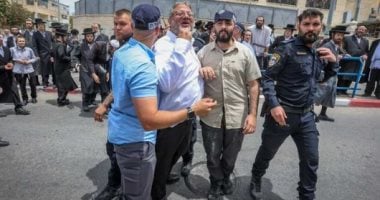 صفعة وشلوت.. شاهد علقة وزير الأمن القومى الإسرائيلى وزوجته بشوارع القدس020 صفعة وشلوت.. شاهد علقة وزير الأمن القومى الإسرائيلى وزوجته بشوارع القدس