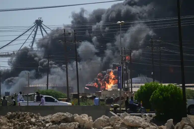السجن تحول إلى مقبرة.. الحكومة تكشف تفاصيل خطيرة عن قصف الأبيض020 السجن تحول إلى مقبرة.. الحكومة تكشف تفاصيل خطيرة عن قصف الأبيض