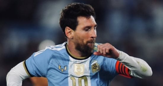نجم الأرجنتين السابق: ميسي مثل أينشتاين ودافنشي.. وعقله أسرع من الإنسان العادي