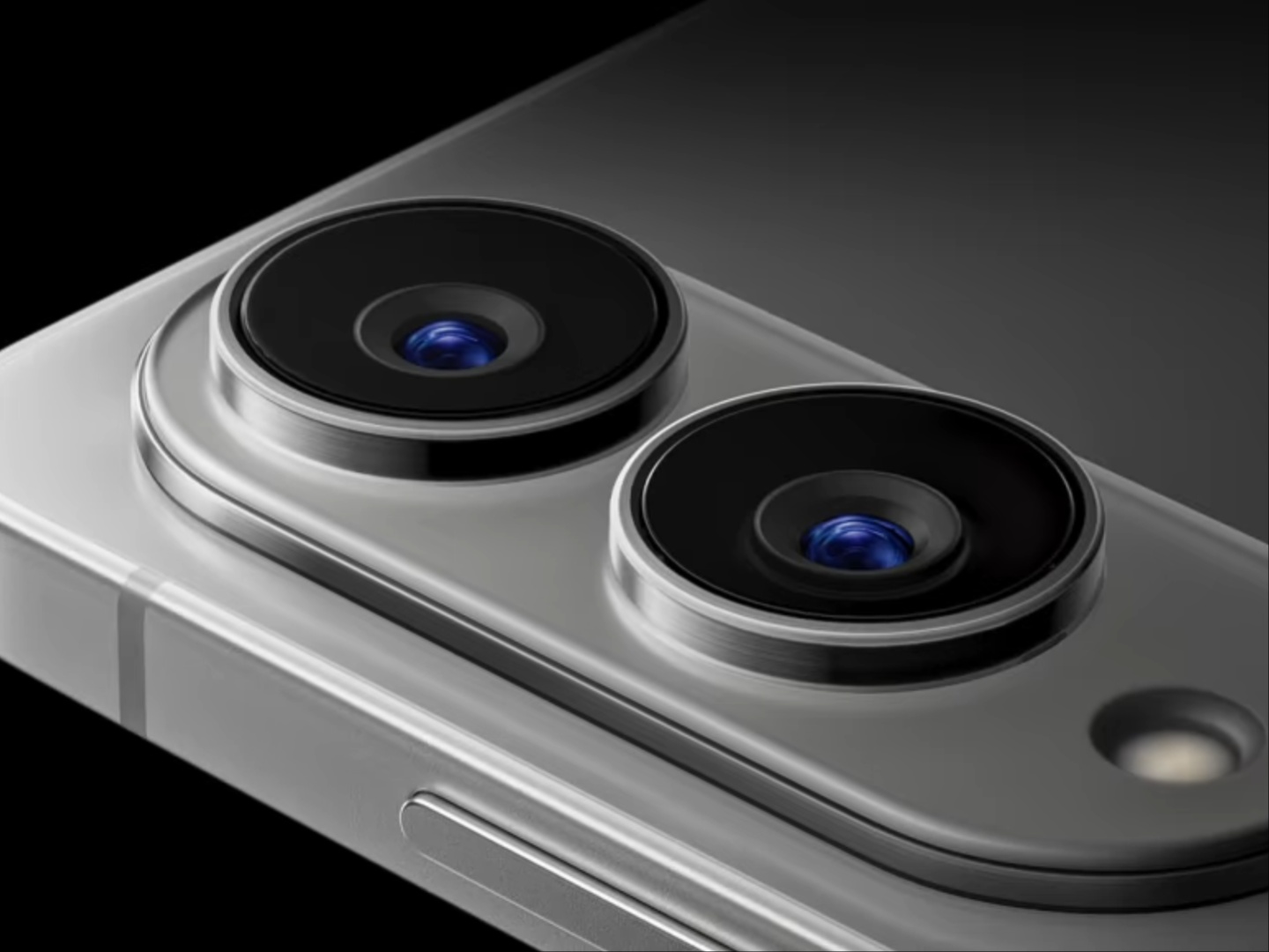 مفاجأة.. سامسونج قد تعيد هاتف Edge مع Galaxy S27 بتصميم أنحف من أي وقت مضى