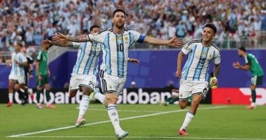هاتريك ميسي يقود الأرجنتين للفوز بثلاثية على الجزائر .. فيديو