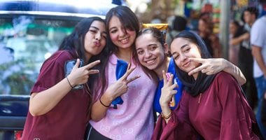 ارتياح بين طلاب الثانوية العامة بعد امتحان الفيزياء: أسهل من الكيمياء