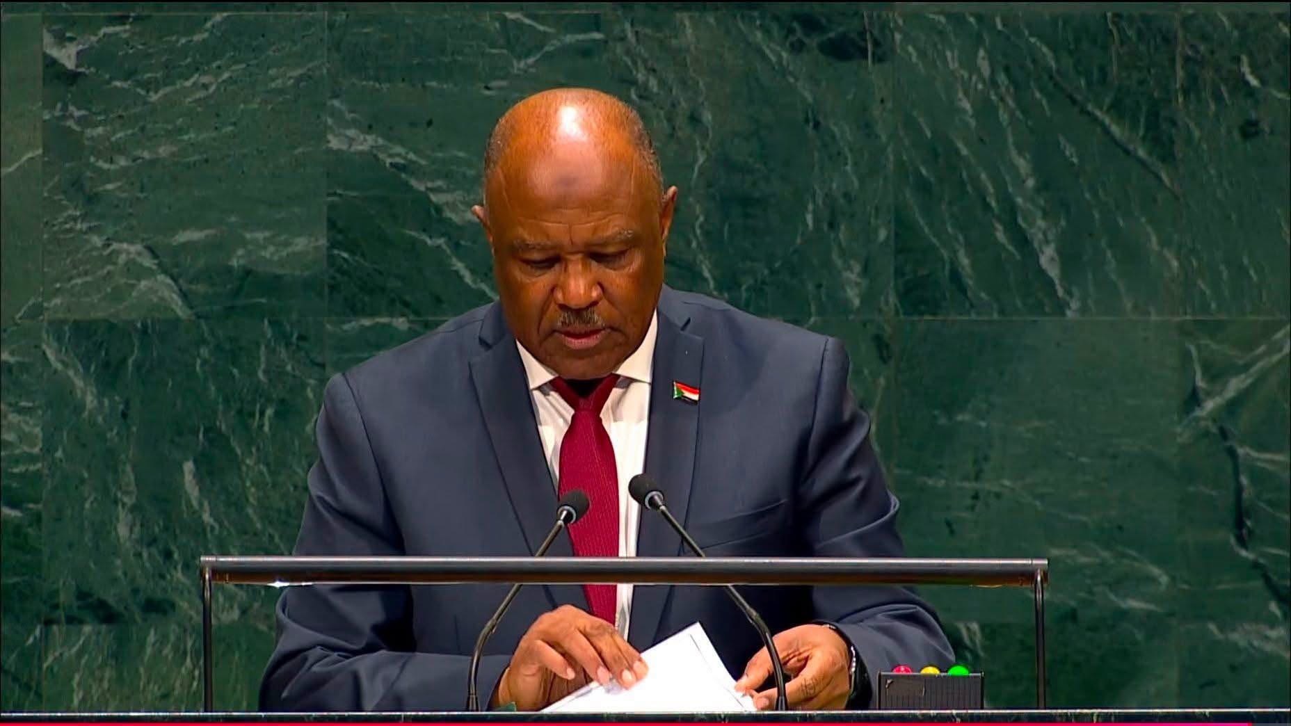 وفد السودان ينسحب أثناء كلمة ممثل الإمارات ووزير الخارجية لـالأمم المتحدة: انقل لكم تحيات البرهان وهو يتجول بين شعبه  