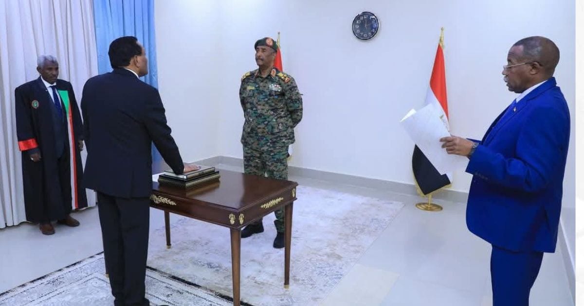 البرهان يجدد ثقته في كامل إدريس وتعديلات مرتقبة في حكومة الأمل  