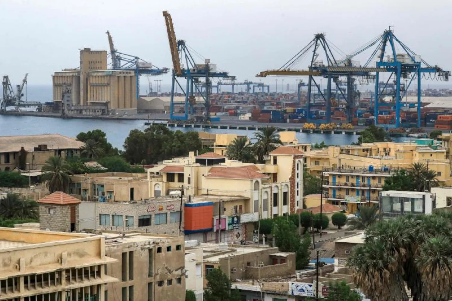 الحرارة في بورتسودان تصل 50 درجة وإصابات وسط المواطنين  