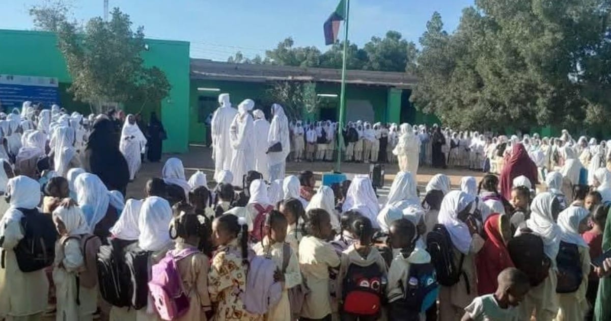 لجنة المعلمين السودانيين: ضابط برتبة لواء ومعتمد سابق يصفع معلم أمام تلاميذه في أمدرمان  