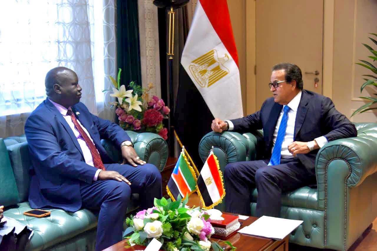جنوب السودان يعتذر عن وضع علمه مغلوبا في لقاء بالقاهرة  