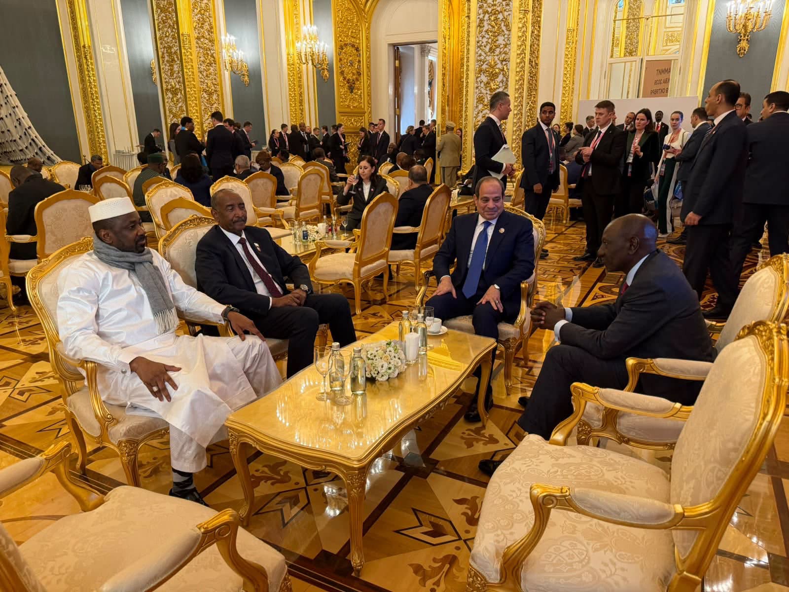 السيسي يجمع البرهان والرئيس الكيني في موسكو  
