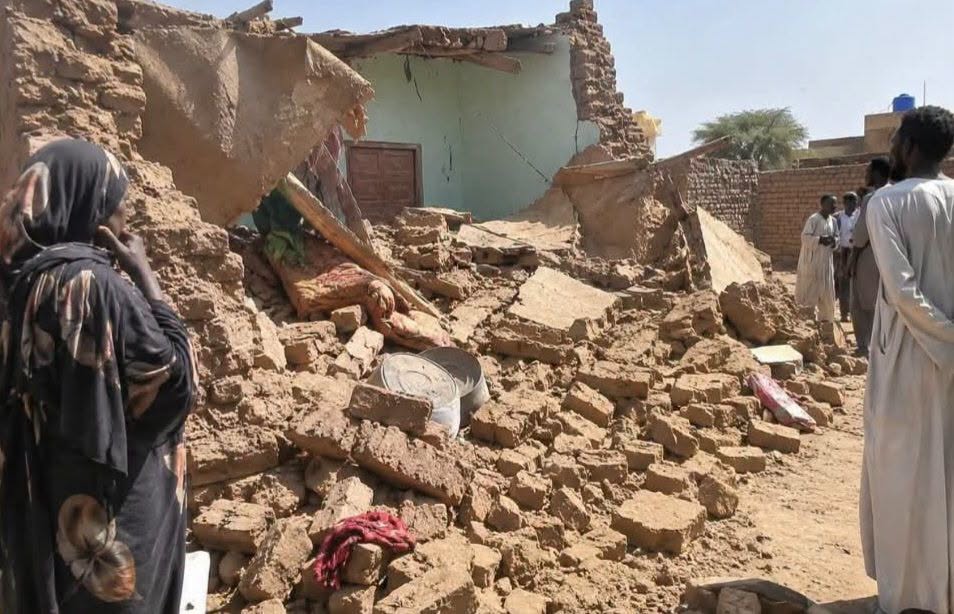 جدار منزل ينهي حياة طالبة نازحة في مدينة الأبيض  