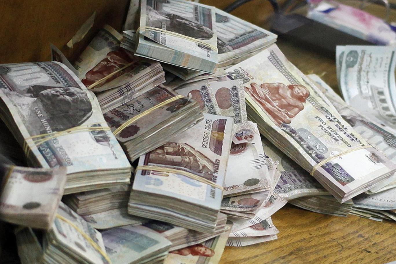 توقف عملية تبادل الجنيه المصري بالجنيه السوداني يربك السودانيين في مصر وحالة من الخوف  