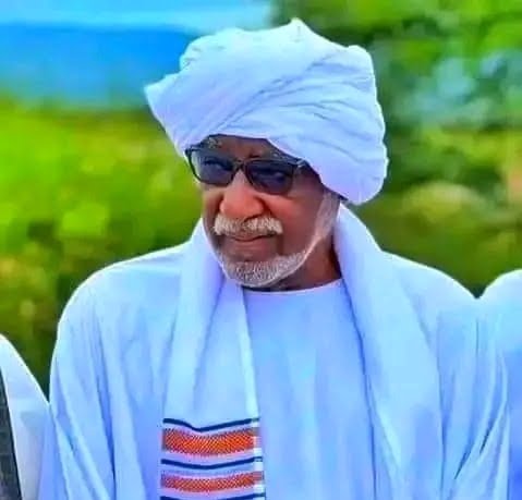 ناظر عموم الرزيقات محمود موسى مادبو يدعو أبناء القبيلة إلى العودة لحضن الوطن  