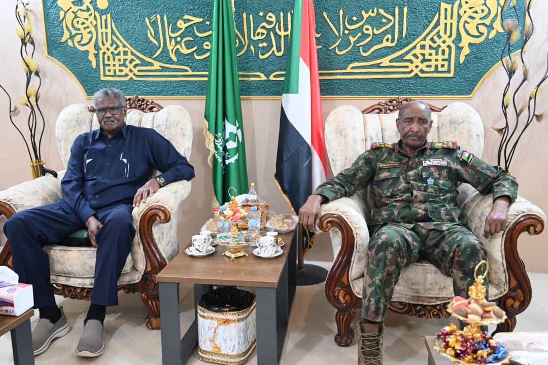 البرهان يخرج عن النص في القضارف ويدخل سوق الشية  