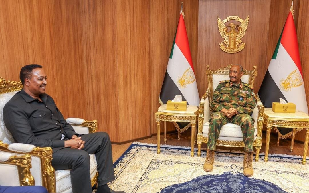 السكرتير التنفيذي للايغاد لـالبرهان: السلام لن يصنع إلا داخل السودان  