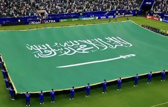 الاتحاد الدولي لكرة القدم يتخذ قرارا بشأن علم السعودية في كأس العالم  