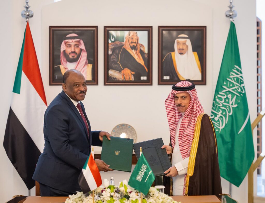 السودان يوقع مع السعودية اتفاقية تعني بالمجالين الأمني والدفاعي  