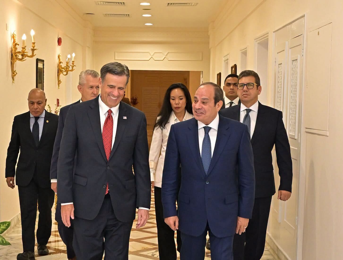 مصطفى عبدالعزيز البطل يكتب تأشيرات الدخول والخطأ في الحساب  