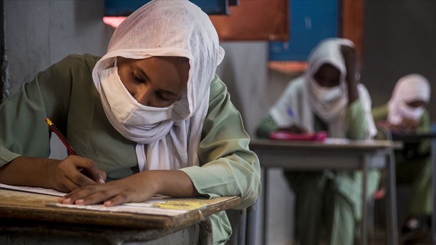 سؤال مفاجئ لتلاميذ الصف السادس في امتحانات اللغة العربية يثير الجدل 020 سؤال مفاجئ لتلاميذ الصف السادس في امتحانات اللغة العربية يثير الجدل