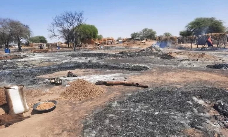 حريق يقضى على (٤٥) منزلا بشرق دارفور
