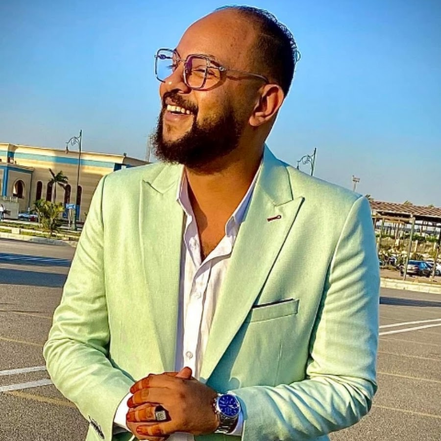 شاهد بالفيديو.. ناشط مصري معروف يبدي اعجابه بأغنيات الفنان السوداني الراحل محمد الأمين ويقرأ بانبهار شديد نص أغنيته الشهيرة أشوفك بكرة في الموعد020 شاهد بالفيديو.. ناشط مصري معروف يبدي اعجابه بأغنيات الفنان السوداني الراحل محمد الأمين ويقرأ بانبهار شديد نص أغنيته الشهيرة أشوفك بكرة في الموعد