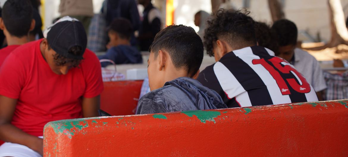 خبراء أمميون يحثون الاتحاد الأوروبي على حظر احتجاز الأطفال المهاجرين