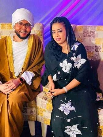 شاهد بالفيديو.. الفنان سجاد بحري يرتب أفضل 10 مطربات في السودان ويقلد أصواتهن.. يختار سيدة الغناء في المرتبة الأولى ويضع الأميرة في مركز متأخر جدا خلف ريان الساتة