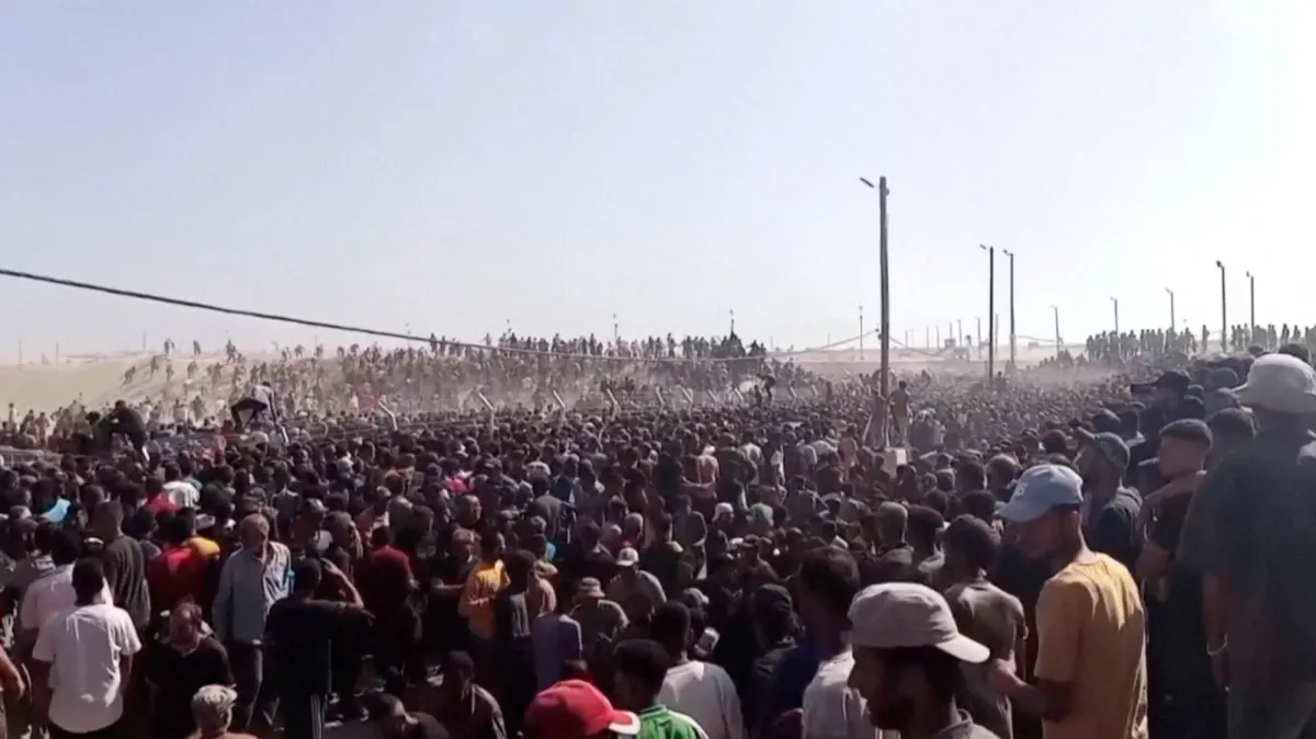إغاثة غزة تغلق مراكزها غداة سقوط قتلى خلال توزيع المساعدات020 إغاثة غزة تغلق مراكزها غداة سقوط قتلى خلال توزيع المساعدات