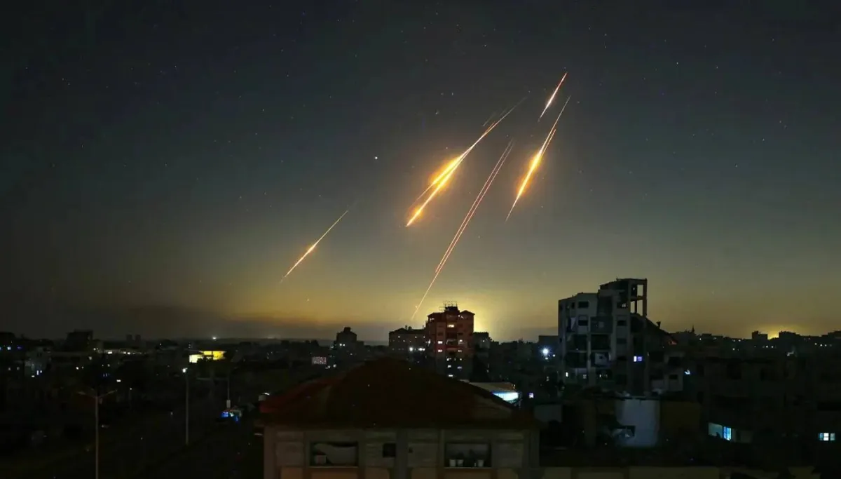 التلفزيون الإيراني يعلن إطلاق دفعة جديدة من الصواريخ باتجاه إسرائيل020 التلفزيون الإيراني يعلن إطلاق دفعة جديدة من الصواريخ باتجاه إسرائيل