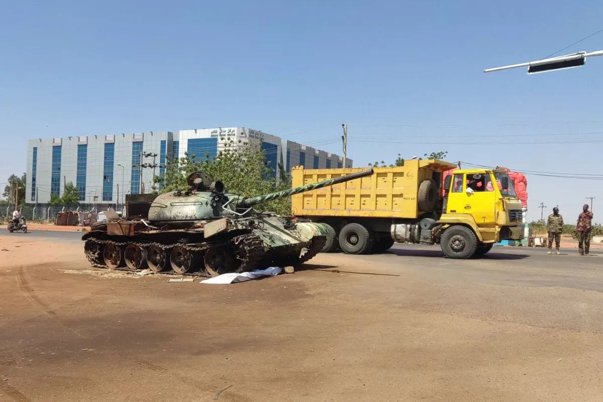 هجمات بالمسيرات في ود مدني ونيالا بالسودان