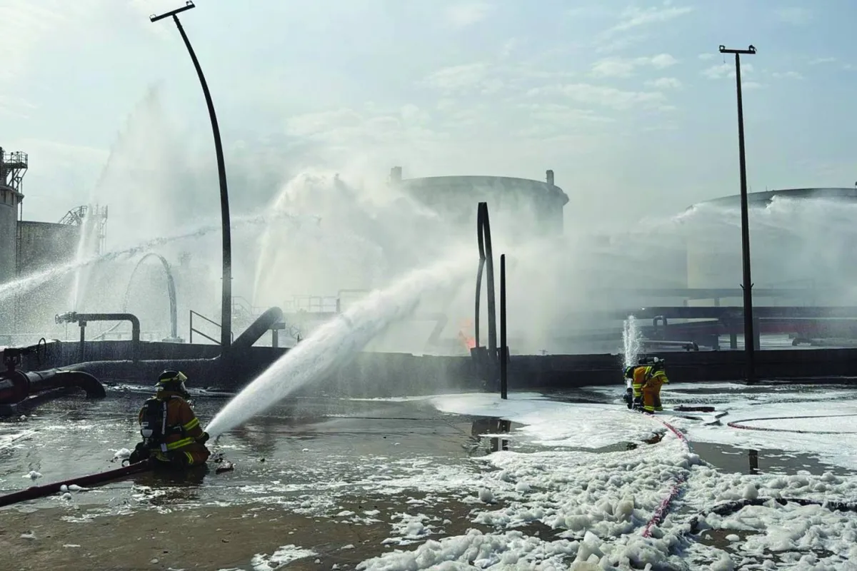 دول الخليج تواصل التصدي لهجمات إيران