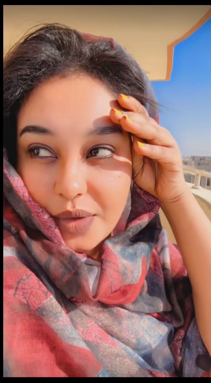 شاهد بالفيديو.. الفنانة هدى عربي تبارك للإمبراطور العودة من جديد وحسناء السوشيال ميديا تسخر منها: أحمد ده بيغني من قبل ما تنفخي وتشفطي اتلهي020 شاهد بالفيديو.. الفنانة هدى عربي تبارك للإمبراطور العودة من جديد وحسناء السوشيال ميديا تسخر منها: أحمد ده بيغني من قبل ما تنفخي وتشفطي اتلهي