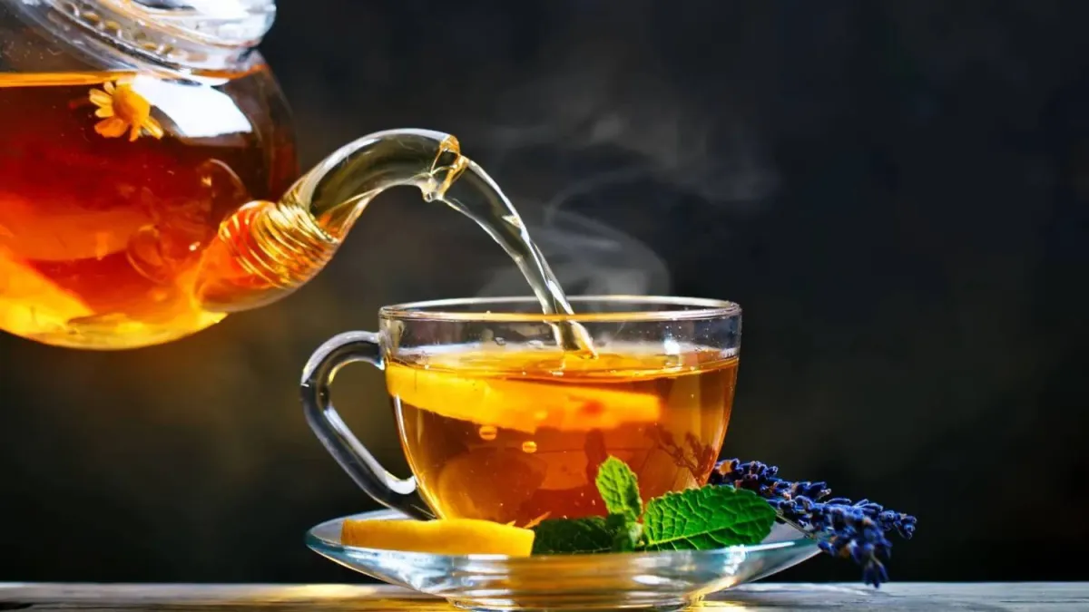 ماذا يحدث لجسمك عندما تضيف العسل إلى الشاي