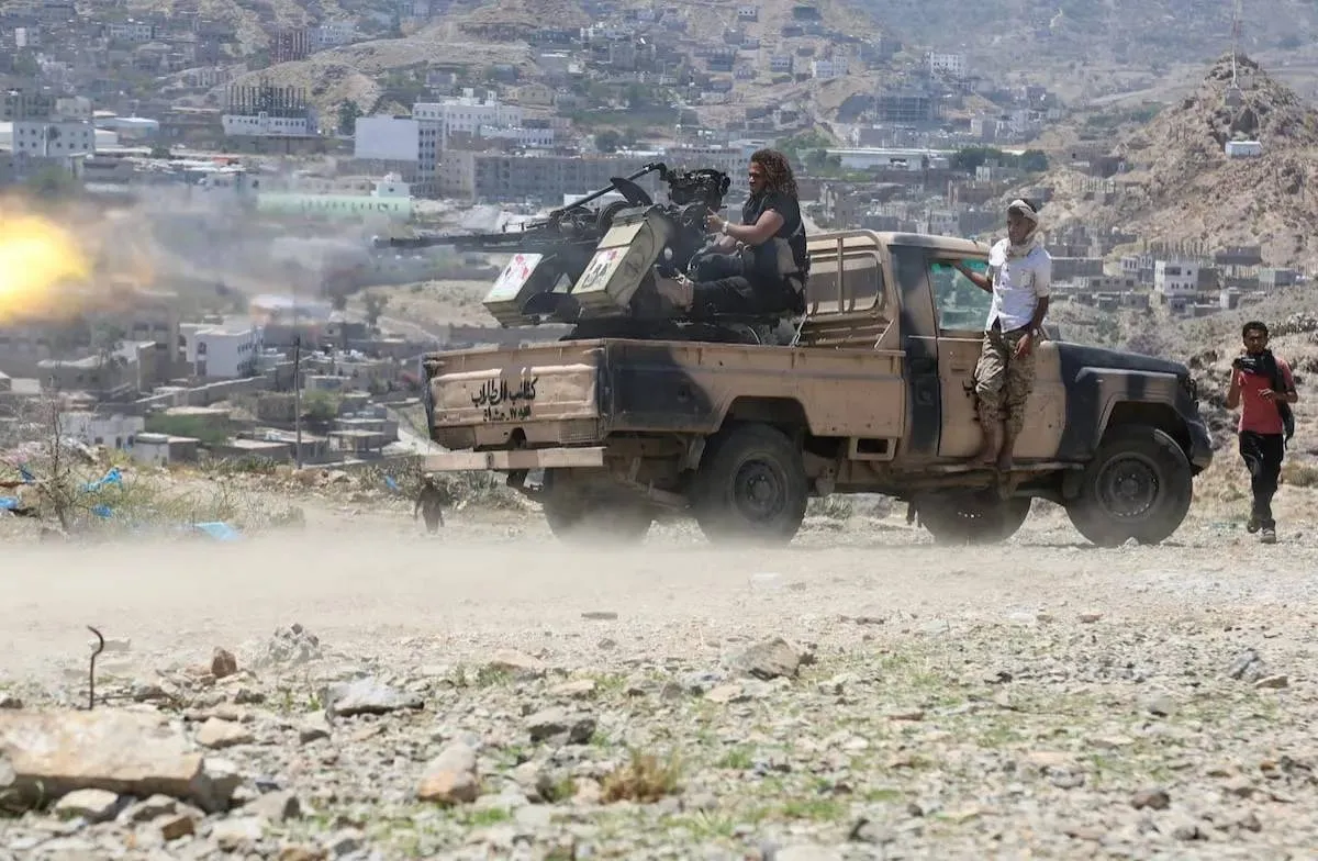 جبهات القتال في تعزتفتك بحشود الحوثيين