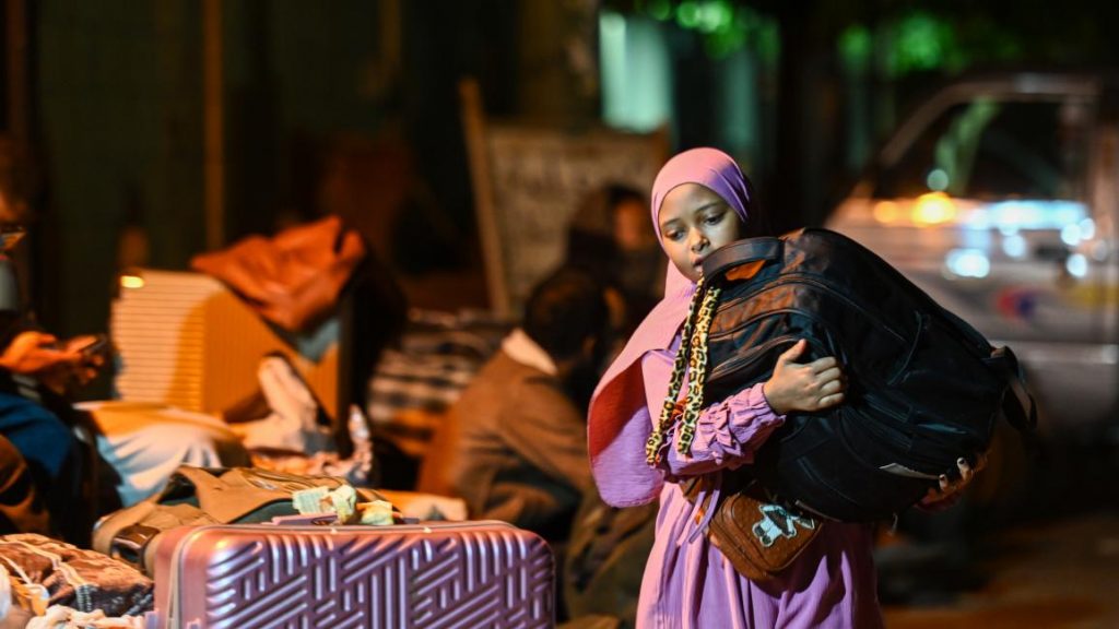 هجرة عسكية للسودانيين من مصر وارتفاع أسعار التذاكر020 هجرة عسكية للسودانيين من مصر وارتفاع أسعار التذاكر