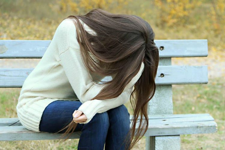 بالفيديو.. فتاة سودانية تحكي قصتها: زوج أختي يخونها ويتواصل معي عبر الماسنجر فماذا أفعل