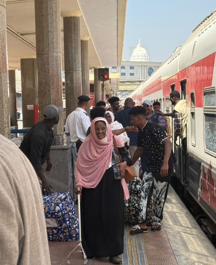باي باي ي زولك.. 1200 سودانيا يغادرون الأراضي المصرية  