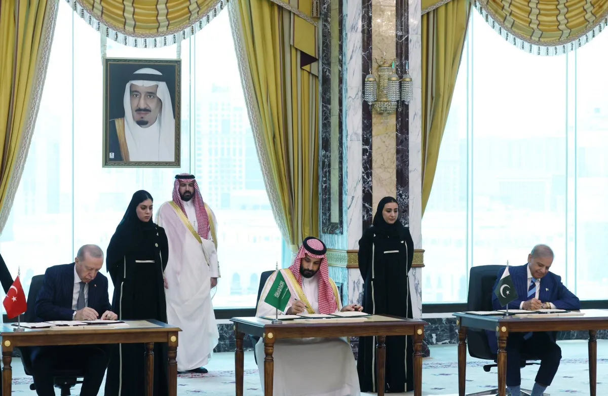 اتفاقية مكة... لجنة الاستراتيجية السياسية والدفاعية تعقد أول اجتماعاتها بإسطنبول