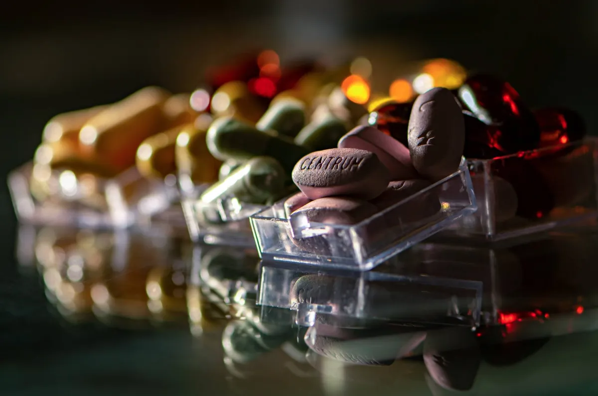 دراسة تكشف دور المكملات الغذائية في إبطاء الشيخوخة