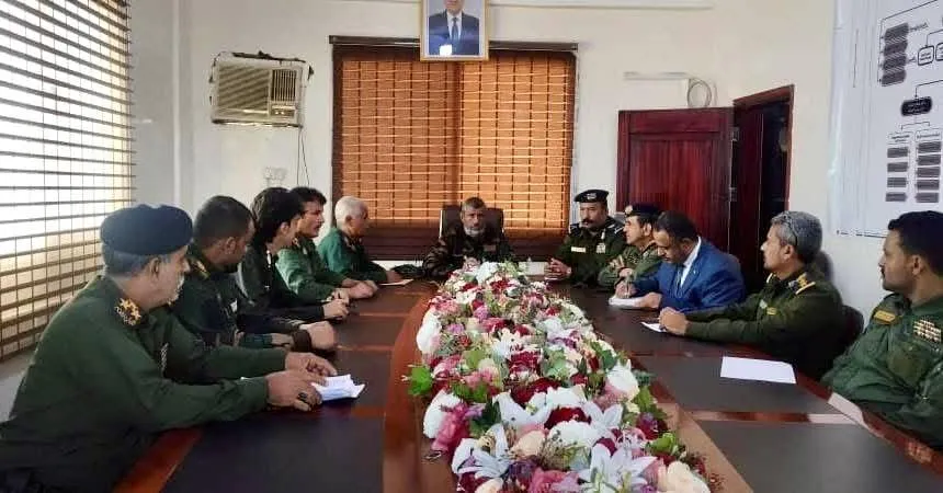 إجراءات يمنية لتوحيد التشكيلات الأمنية وتعزيز القرار الإداري