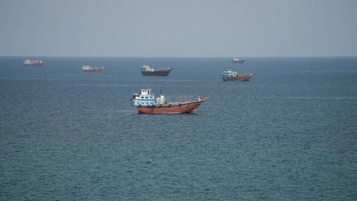 هجوم يستهدف ناقلة أثناء خروجها من مضيق هرمز