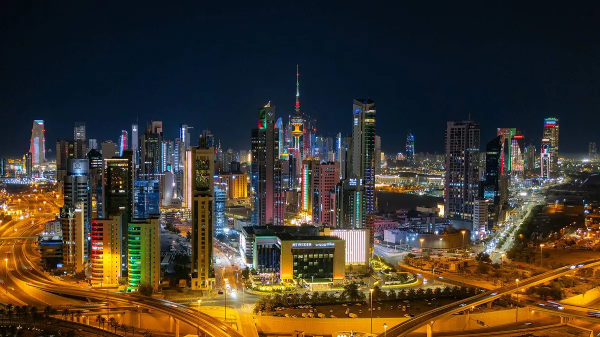 الكويت تتصدى لأهداف معادية اخترقت أجواء البلاد