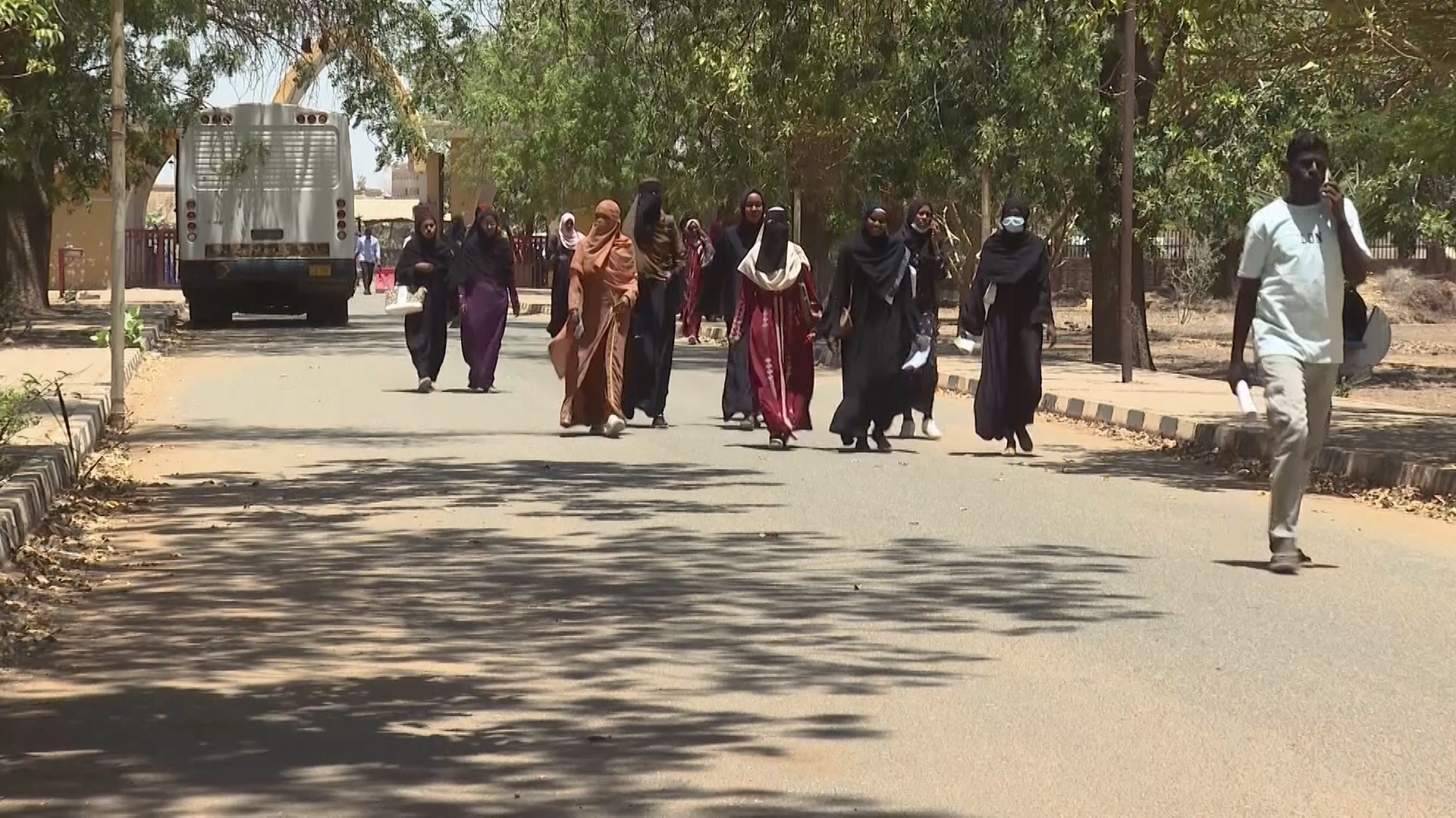 جامعات سودانية تستأنف عملها رغم الأوضاع الصعبة نتيجة الحرب020 جامعات سودانية تستأنف عملها رغم الأوضاع الصعبة نتيجة الحرب
